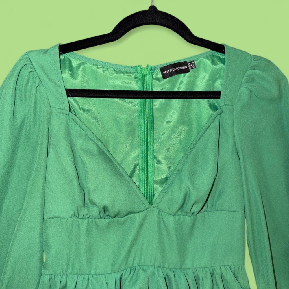PrettyLittleThing Green Ruffle Romper – US Size 2 - Picture 3 of 6